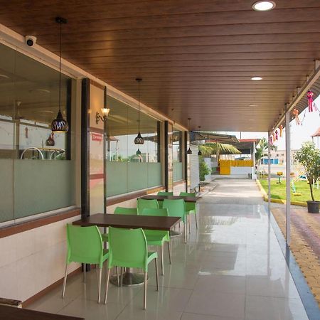 Hotel Rajratna Executive Supe Εξωτερικό φωτογραφία