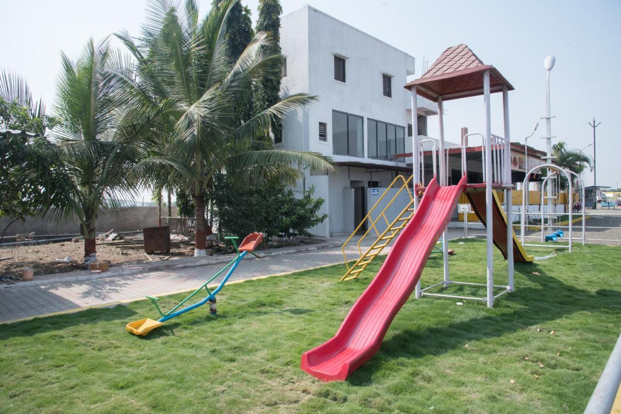 Hotel Rajratna Executive Supe Εξωτερικό φωτογραφία