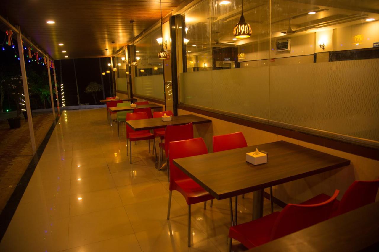 Hotel Rajratna Executive Supe Εξωτερικό φωτογραφία